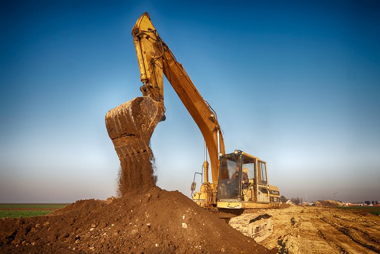 Whether you are digging with an excavator or a shovel, calling 811 beforehand is the only safe way to dig. (Photo courtesy of Kansas811.com)