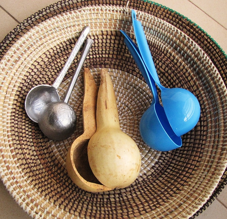 Lagenaria gourd divided to serve as spoons. Photo by T.K. Naliaka via Wikimedia Commons. Shared under a Creative Commons license (CC BY-SA 4.0).