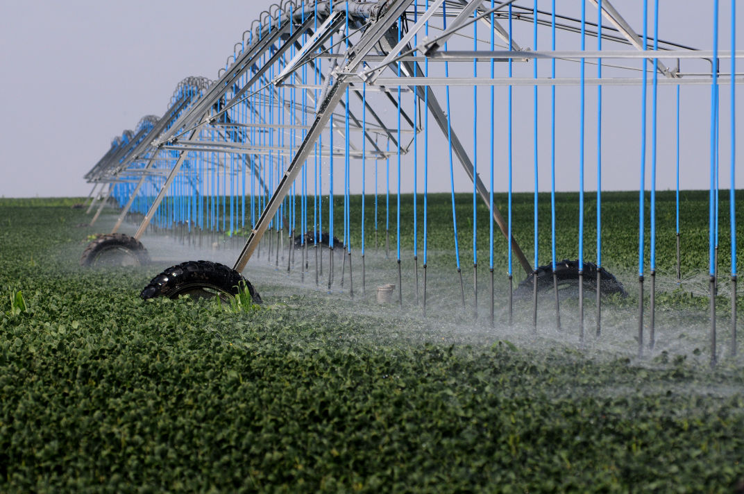 The High Plains Aquifer provides 30 percent of the water used in the nation’s irrigated agriculture. The aquifer runs under South Dakota, Wyoming, Nebraska, Colorado, Kansas, Oklahoma, New Mexico and Texas. (Photo courtesy of K-State Research and Extension.)