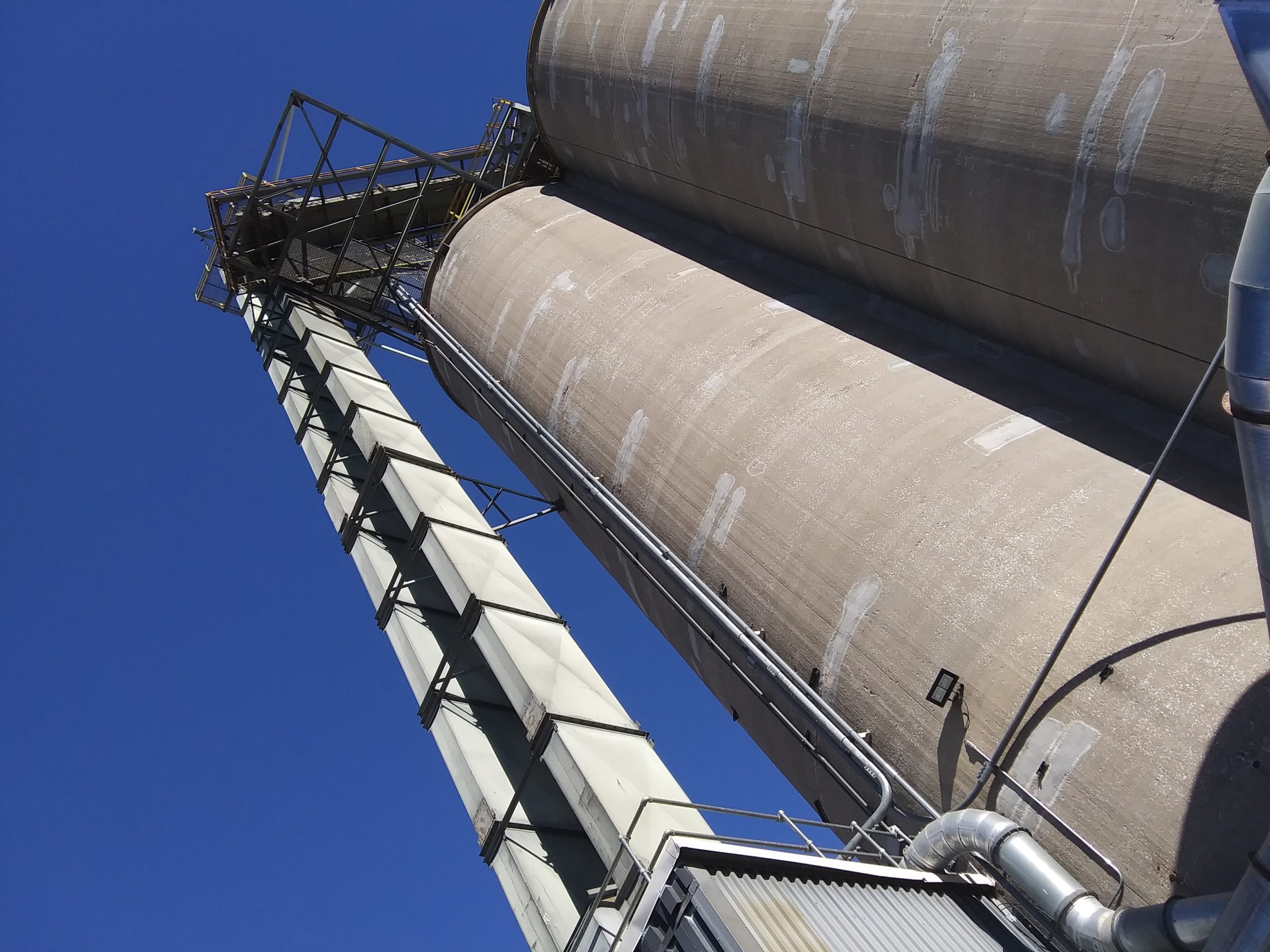 Cargill grain elevator in East St. Louis, Missouri. (Journal photo by David Murray.)