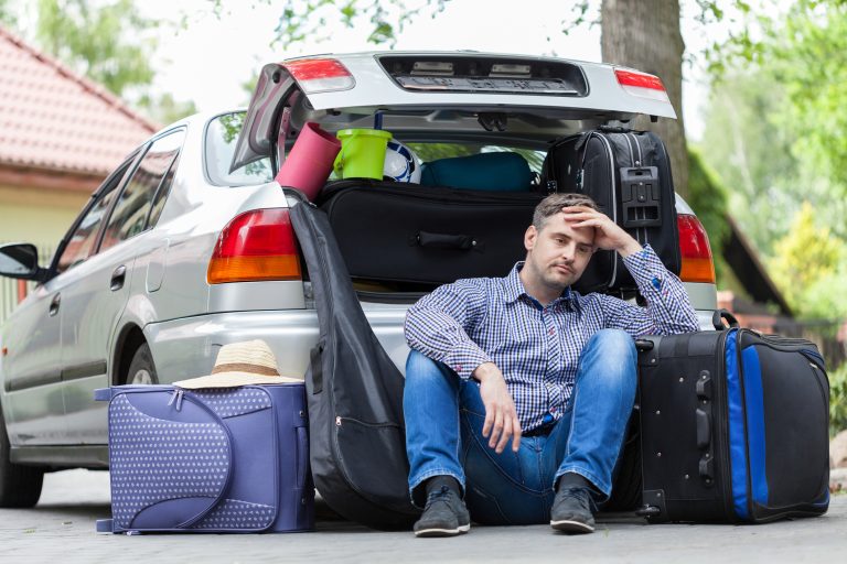 Break in packing stuff for a trip (Photo: iStock - KatarzynaBialasiewicz)