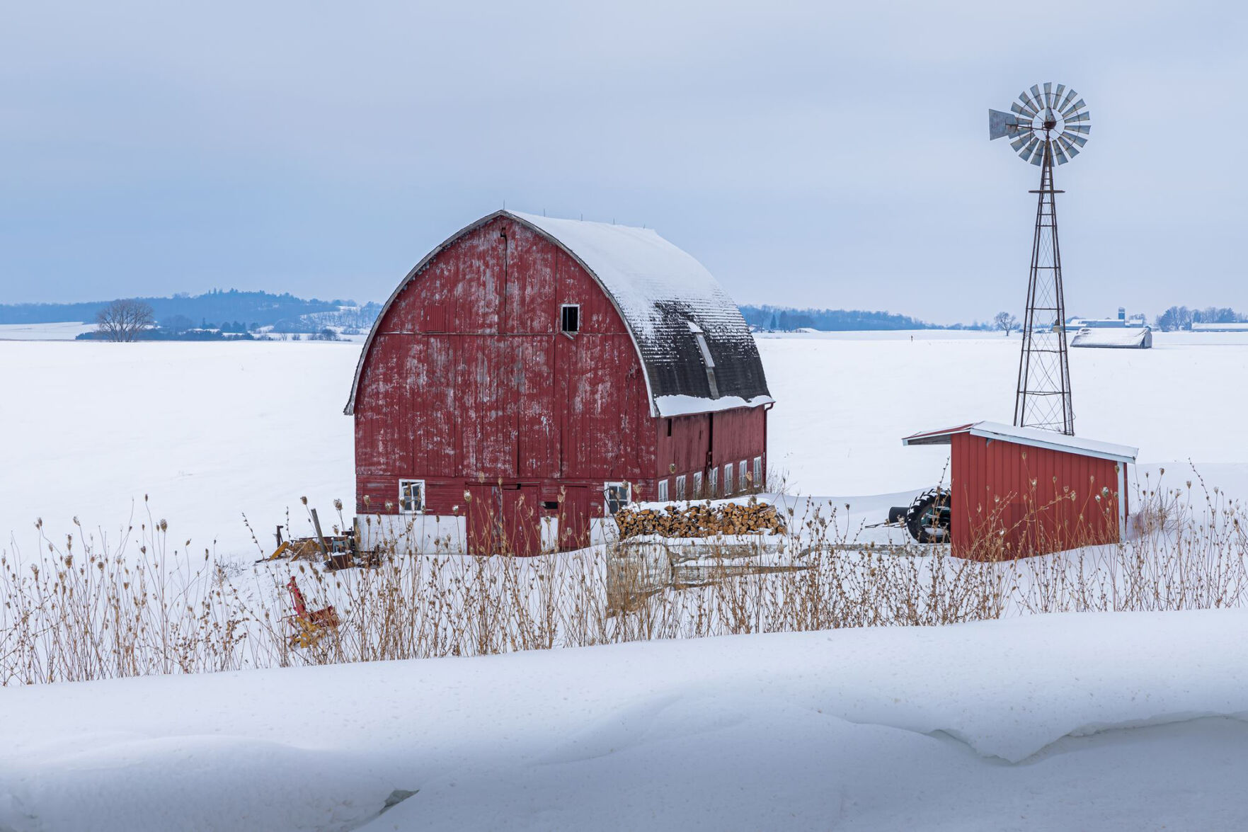 Red barn in winter (Photo: Dale Fehr, Hampton, IL)