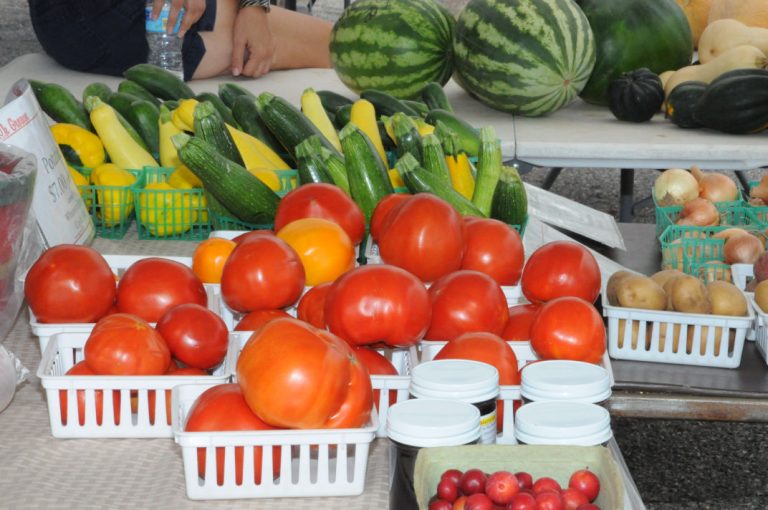 Farmers market (Photo courtesy of ODAFF)