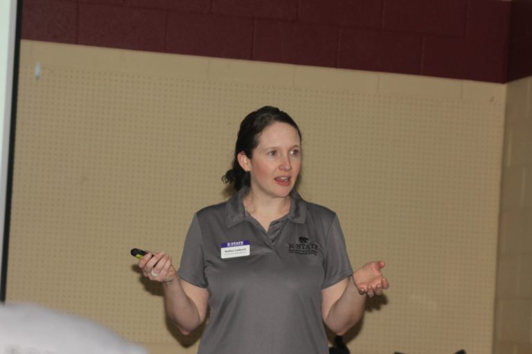 Kellen Liebsch speaks to farmers at the Desert Farmer Meet Up. (Journal photo by Dave Bergmeier.)
