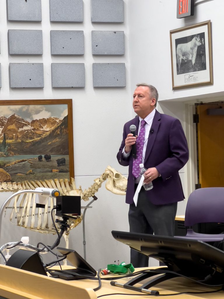 Richard Linton speaks to cattle producers. (Journal photo by Kylene Scott.)