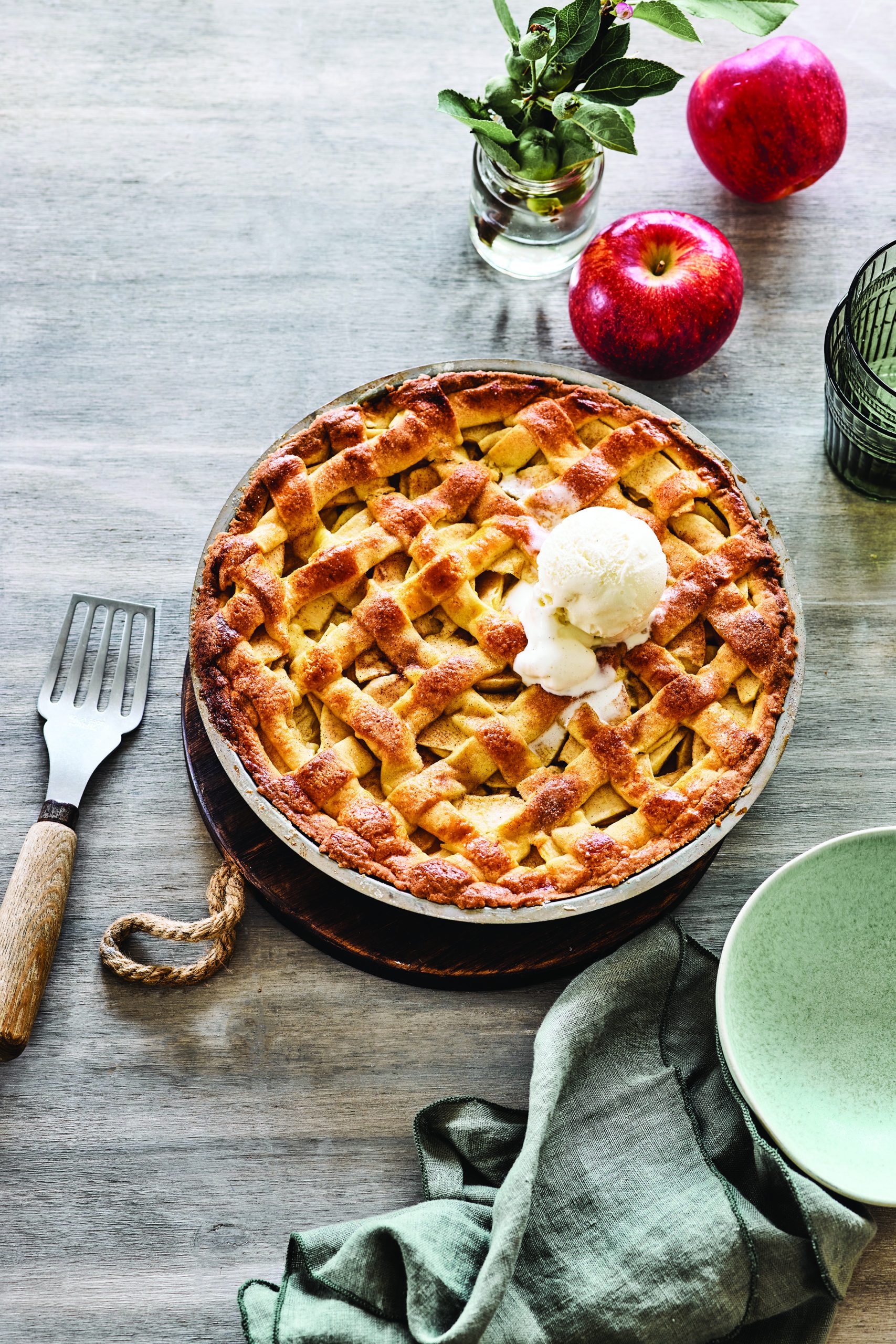 Classic Apple Tart. (Photo courtesy of Family Features.)