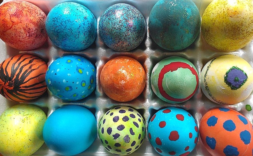 The eggs you dye for Easter should ideally be on the smaller side for the best results. Larger eggs will tend to be splotchier and less uniform in color. (Adam Russell/Texas A&M AgriLife)