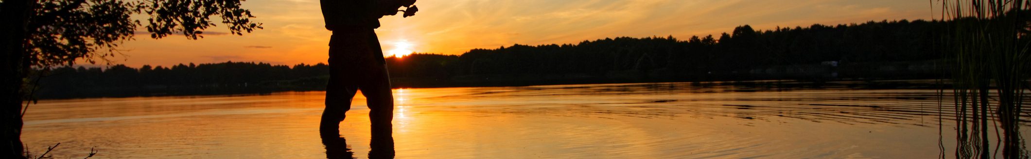 Angler silhouette during summer sunset (Photo: iStock - Marek Trawczynski)