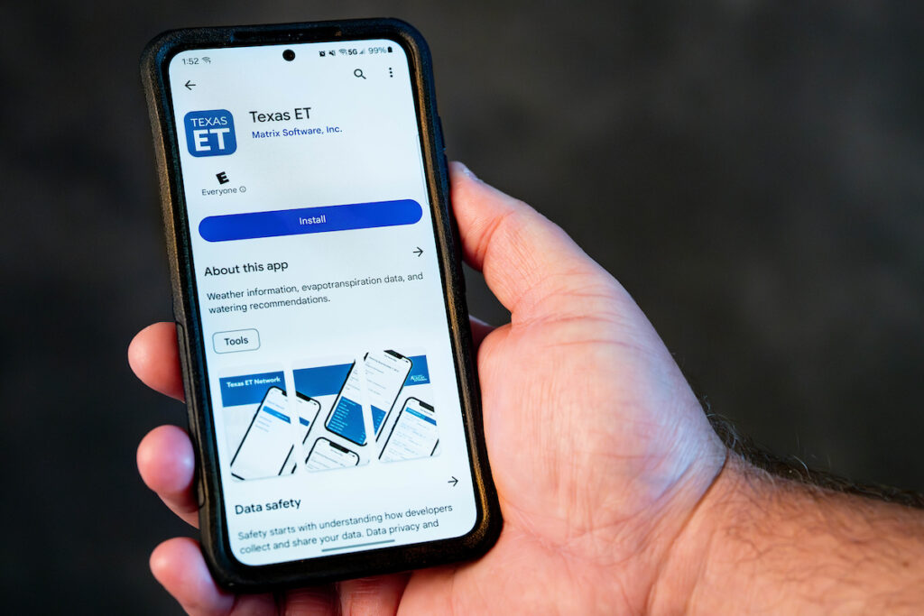 The Texas ET app, which calculates crop irrigation needs based on local weather data, is available for download on iOS and Android devices. (Courtney Sacco/Texas A&M AgriLife)