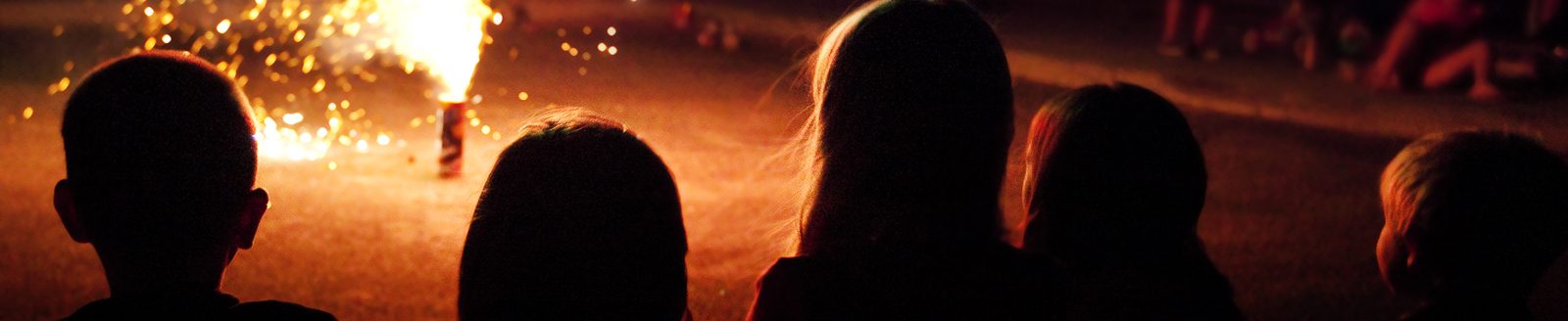 Kids Watching Fireworks (Photo: iStock - Renphoto)