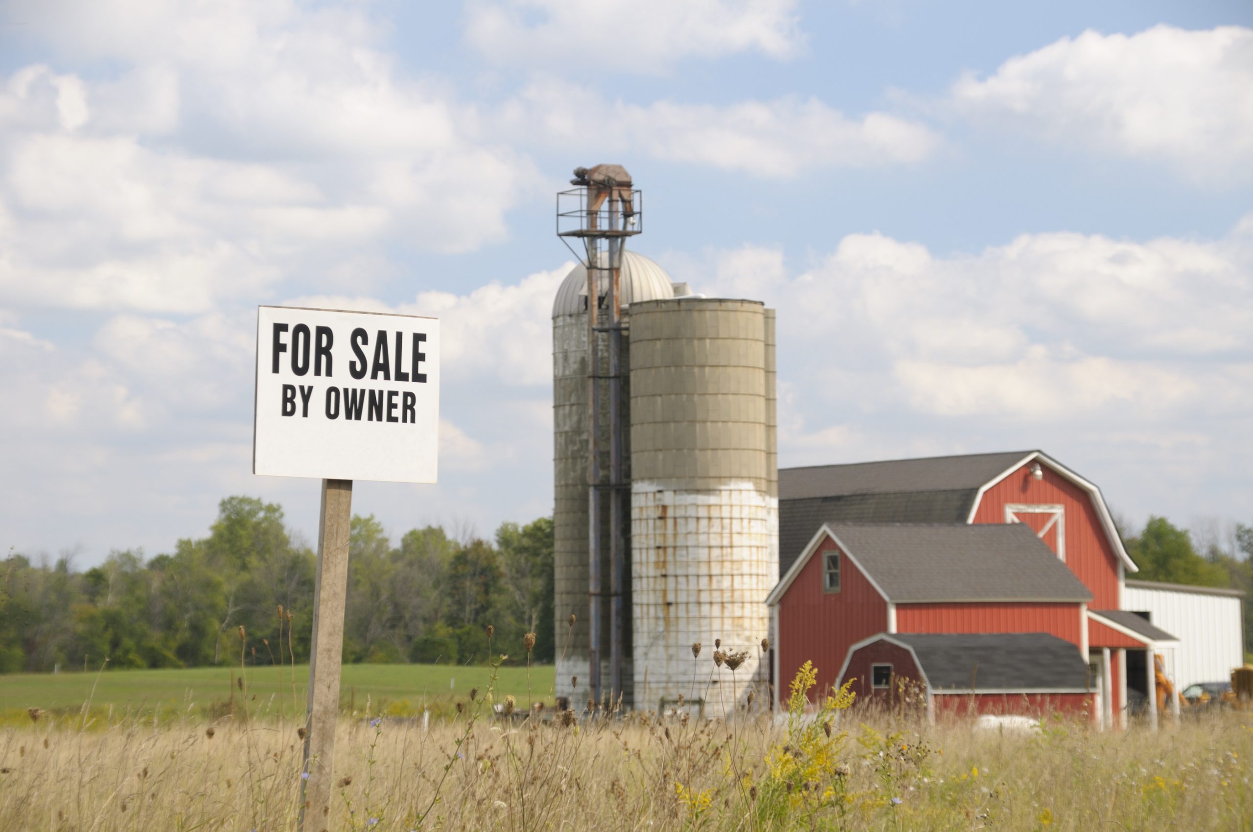 Hard Times - farm for sale (Photo: iStock - RiverNorthPhotography)