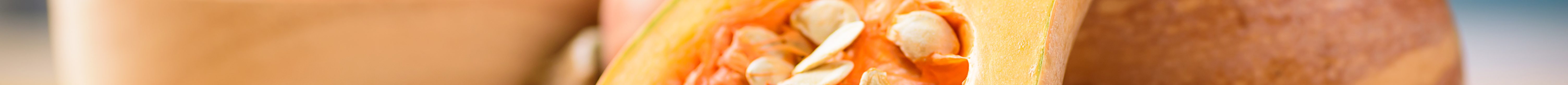 Half and slice butternut squash in a bowl for cooking (Photo: Adobe Stock │ #301505120 - nungning20)