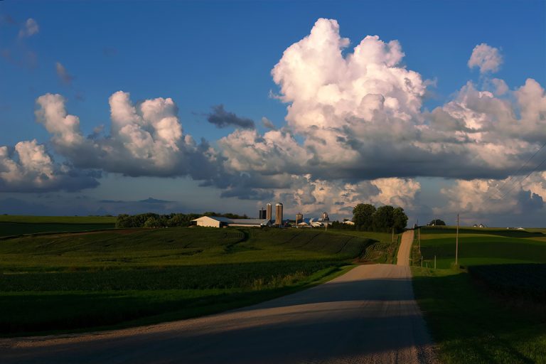 Rural Minnesota (Photo: Adobe Stock │ #386936473 - alupu)