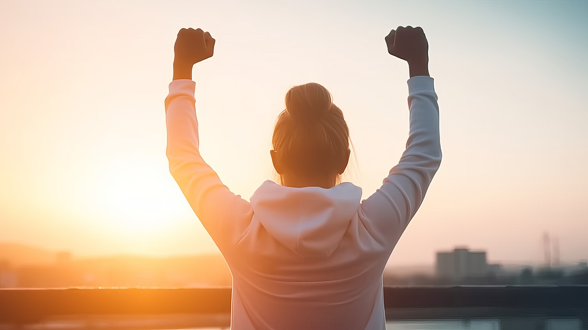 Morning Victories: Celebrating Workout Goals and Embracing a Healthy Lifestyle (Photo: Adobe Stock │ #598711145 - desinko)