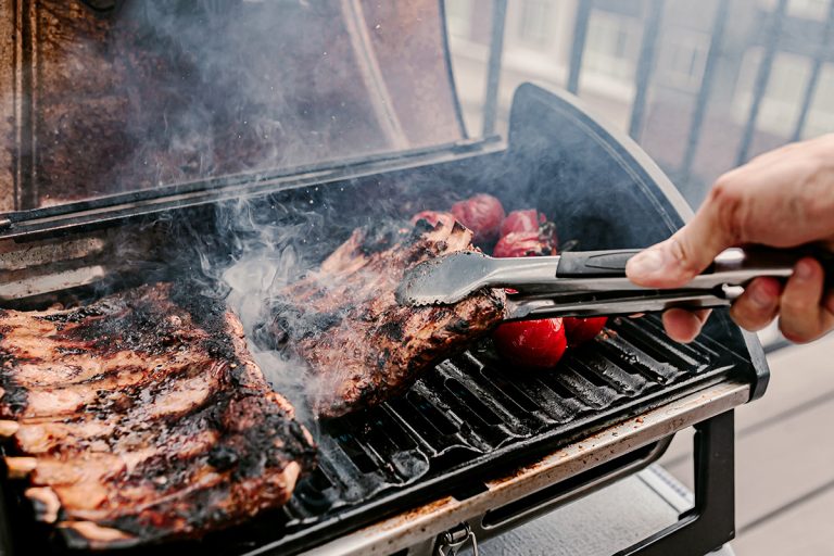 American style barbeque dinner. (Adobe Stock │ #354118129 - Regina Foster)