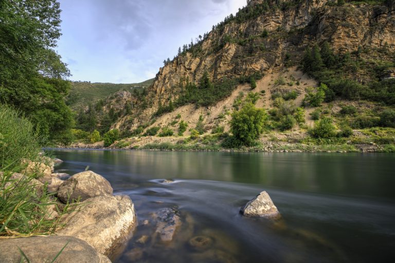 Colorado River, Glenwood Canyon at Glenwood Canyons Resort, Colorado, USA. (iStock │ #1213547321 - SergeYatunin)