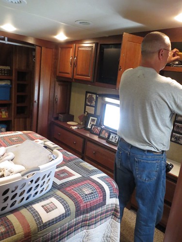 Z Crew: Dad loading the trailer