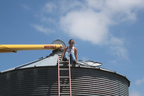 Monitoring how full the bin is.
