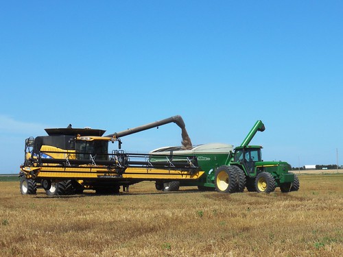 Unloading on the grain cart