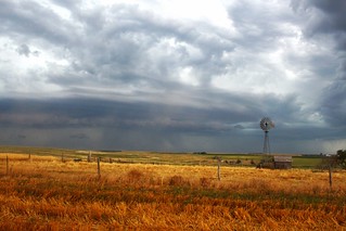 Crazy lookin' clouds.