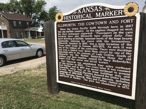 Ellsworth. The Cowtown and Fort