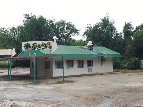 Lucky's in Apache, Okla.