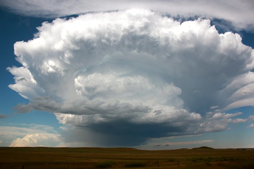 Storm cloud north of Broadus.