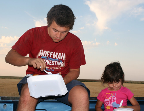 Kaidence and Theo enjoy supper together