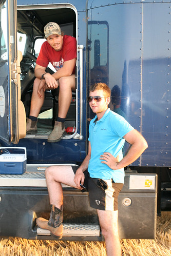 Bux and Jonny wait for their trucks to get full