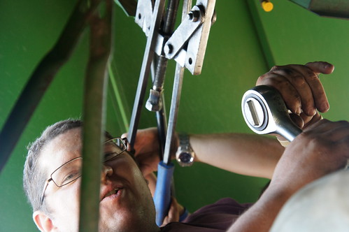 Dan trying to get the bearing off