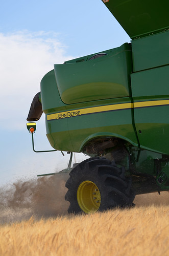 Straw is actually coming out of the spreader