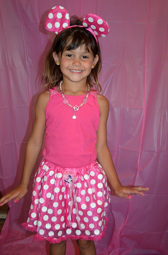 Kaidence before her Minnie Mouse themed party