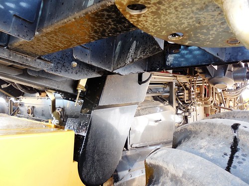 Hydraulic oil everywhere on combine