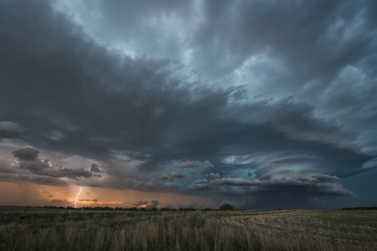 A supercell severe thunderstorm on the Great Plains, USA. (iStock │ #510104633 - antonyspencer)