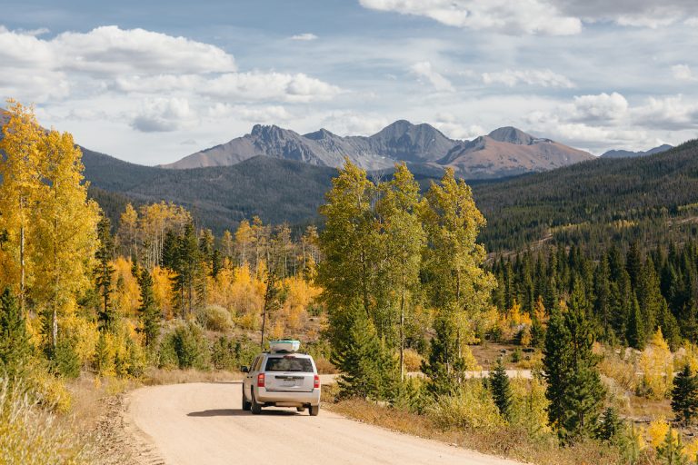 Car Driving Mountain View. (Colorado Parks and Wildlife)