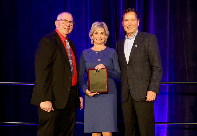 Ken and Julie Maschhoff are presented with the Pork Industry Hall of Fame award in recognition of their contributions to the pork industry. (Courtesy photo.)
