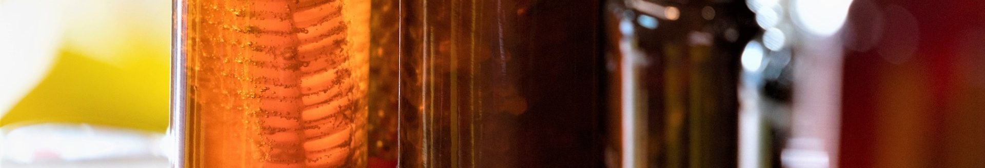 Despite lower commercial honey production, small-scale beekeepers in some regions of the state reported stronger honey yields during the 2025 production season. (Courtney Sacco and Laura McKenzie/Texas A&M AgriLife)