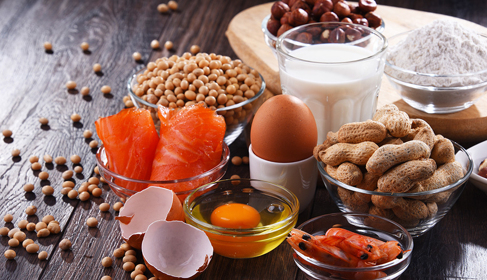 Composition with common food allergens. (Adobe Stock-#394159416 │ monticellllo)