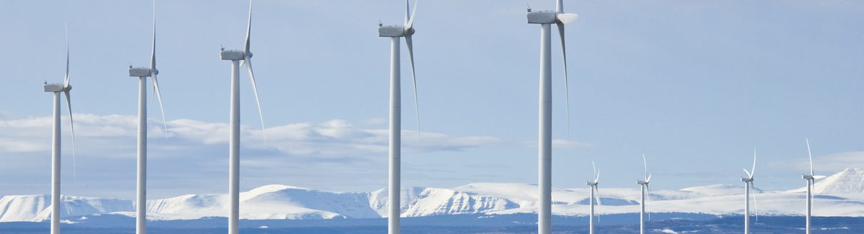 Wind turbines in south-western Wyoming. (iStock-#133459139 │ GregC)
