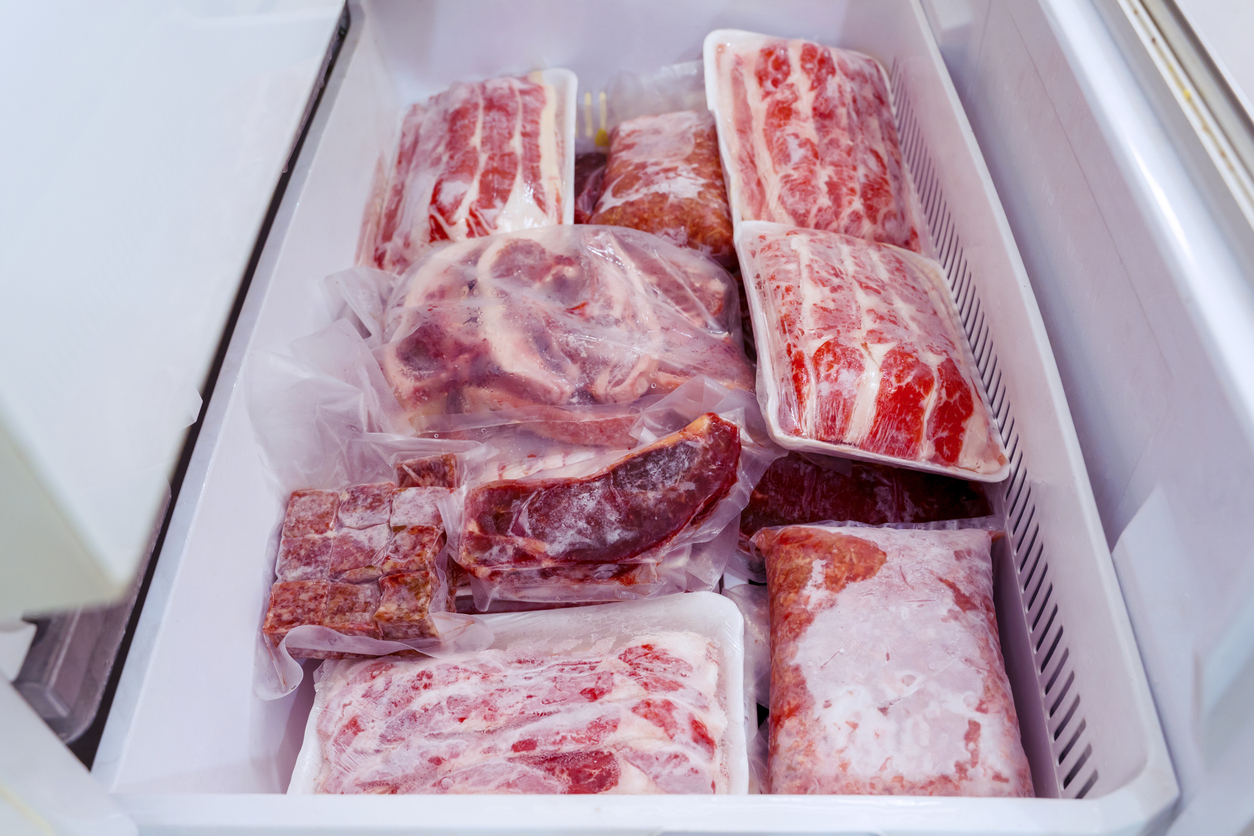 Red meat package piles, plastic wrapped. (iStock-#1221725376 │ CreativaImages)