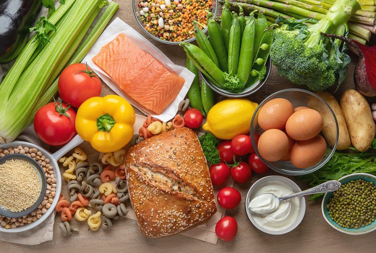 Healthy food. (Adobe Stock-#306476105 │ bit24)
